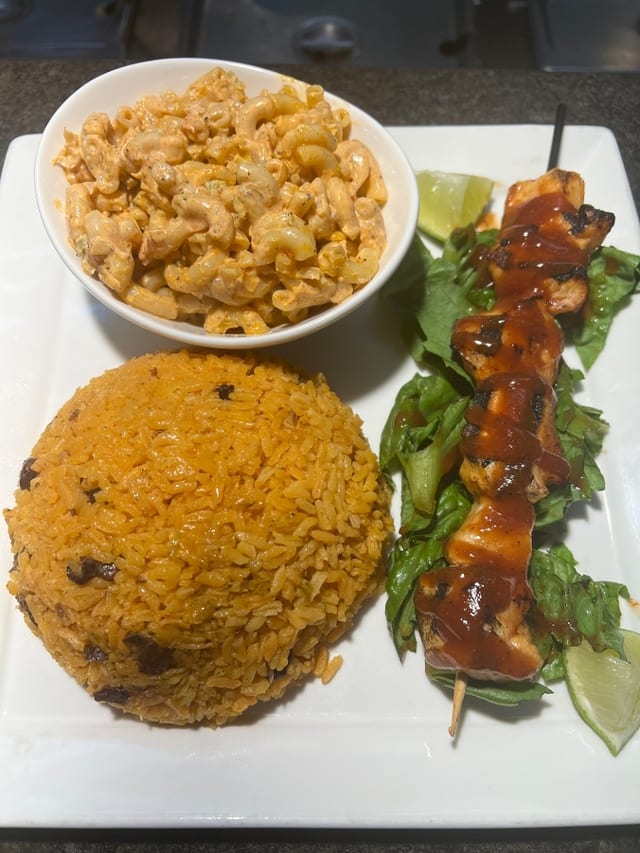 Pincho De Pollo Meal.