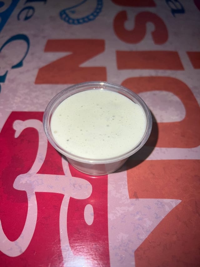 Side Cilantro Crema.